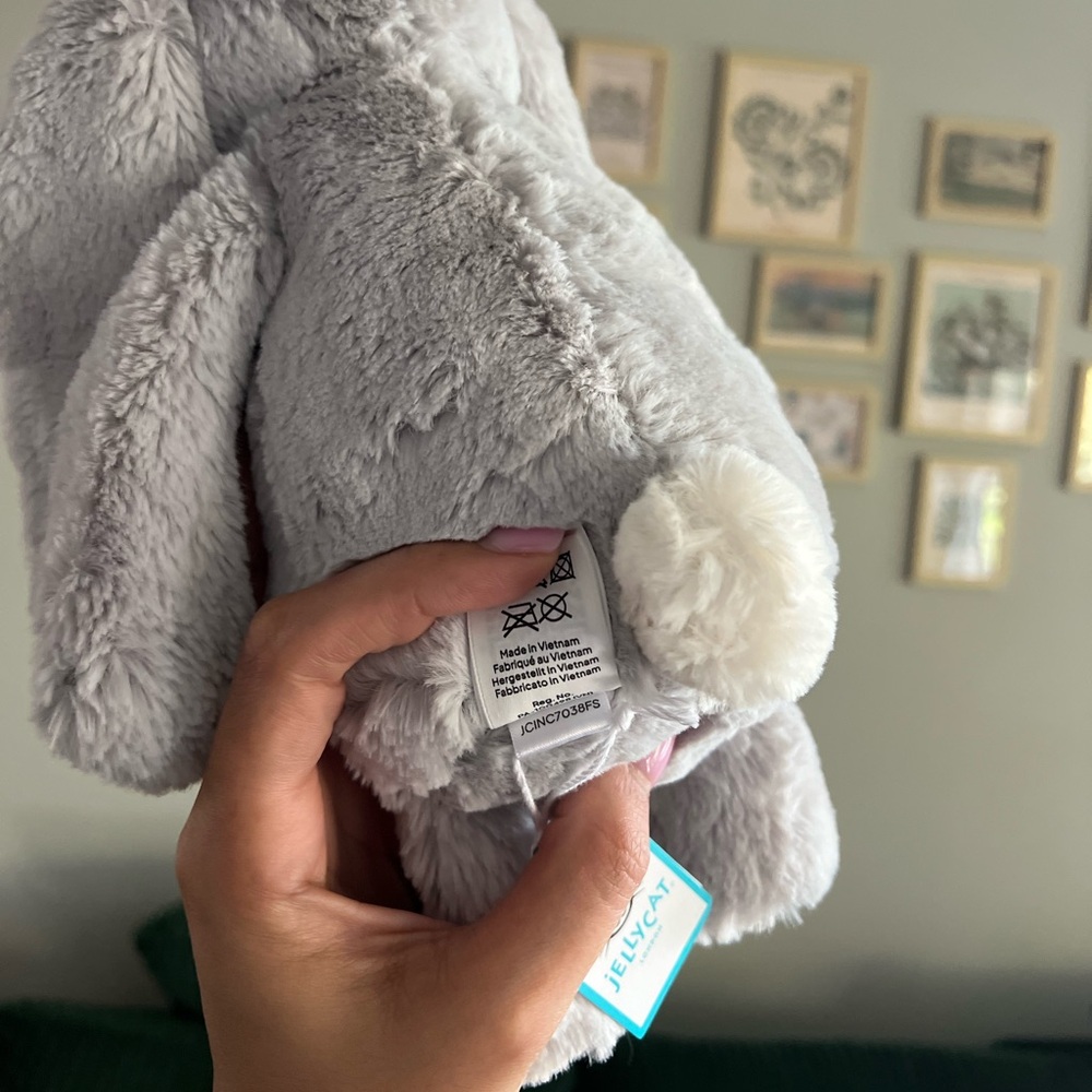 Jellycat Blossom Grey Bunny ‘Bloom’ - Authentic & BNWT! 🌷 - Picture 5 of 6